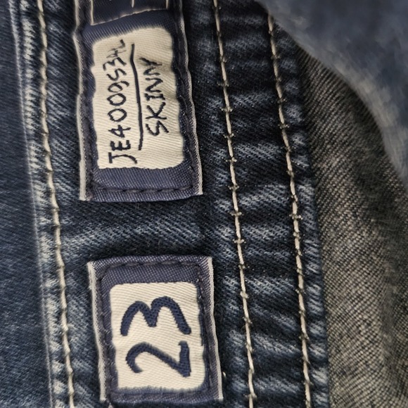 MISS ME | RHINESTONE FITTED SKINNY JEAN SIZE 23 - Picture 4 of 6